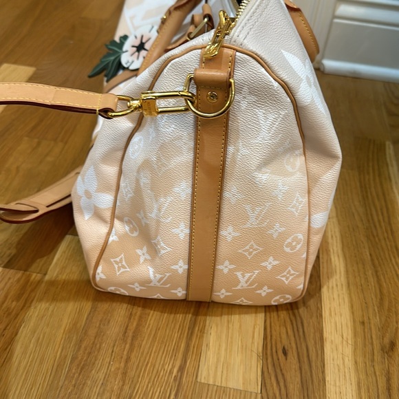 Authentic Louis Vuitton Keepall Bandouliere Gradient Pastel - Picture 2 of 16